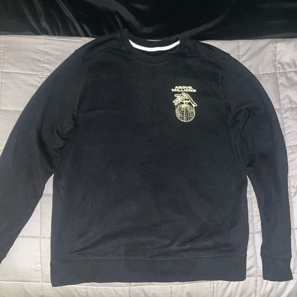 Black Above millones crew neck